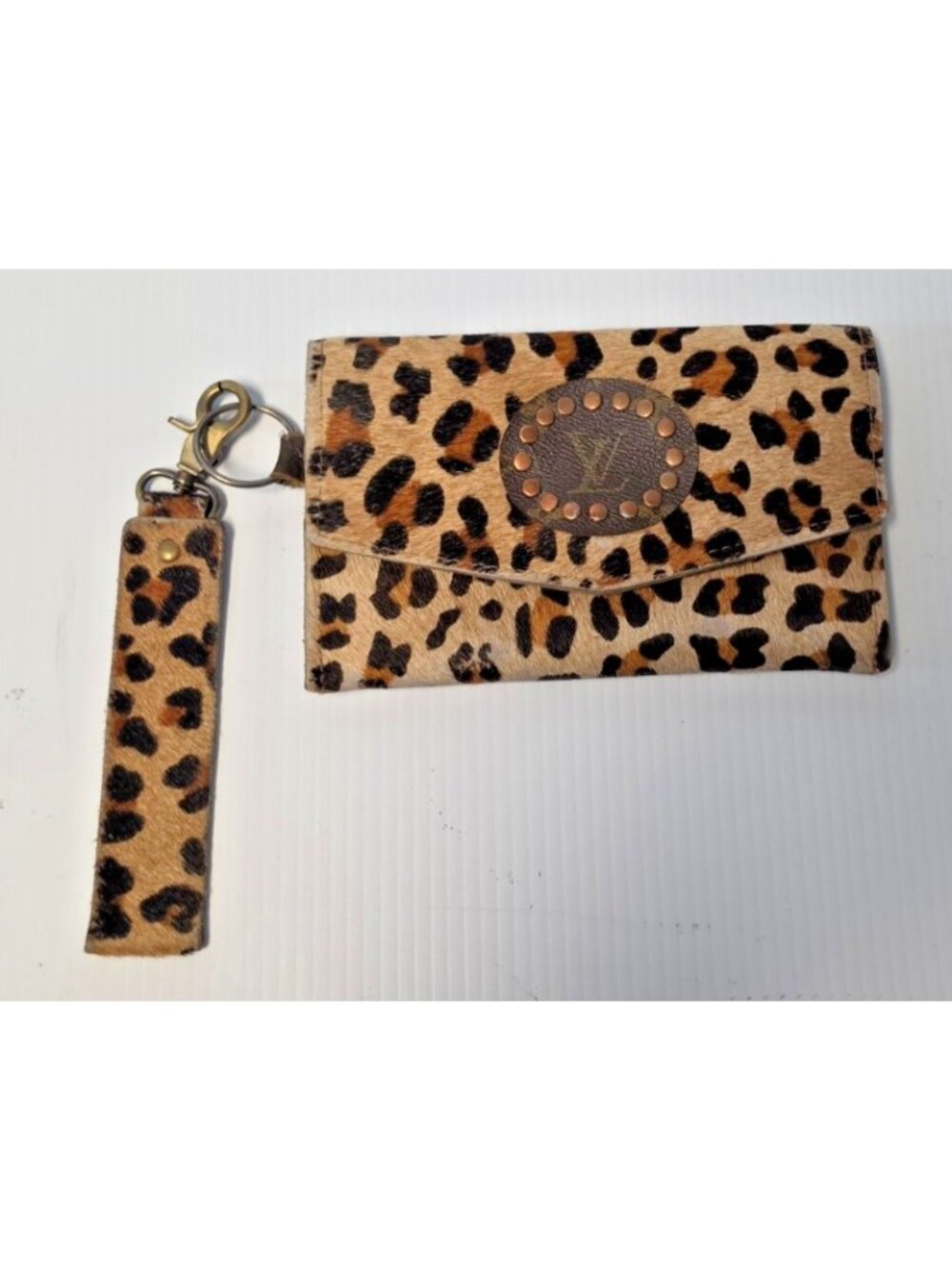 Keep It Gypsy Leopard Print Clutch Faux Fur Zip Closure & Detachable Strap